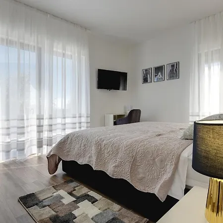 Вілла Ula Пула