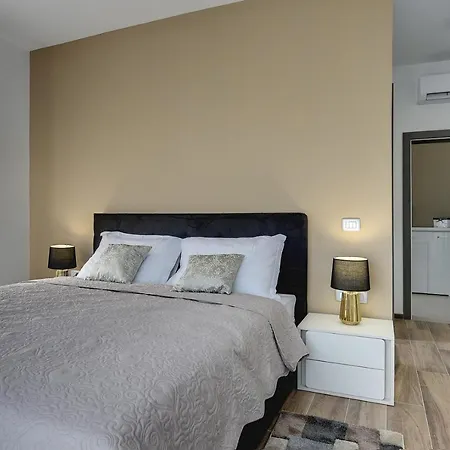 Ula Вілла Пула